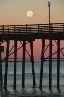 Full Moon at the Pier�